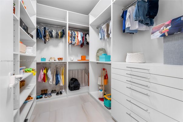 Interior, Walk-in Closets
