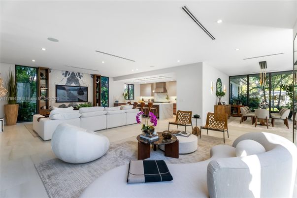 Dining room, Interior, Living room, Recessed Lighting