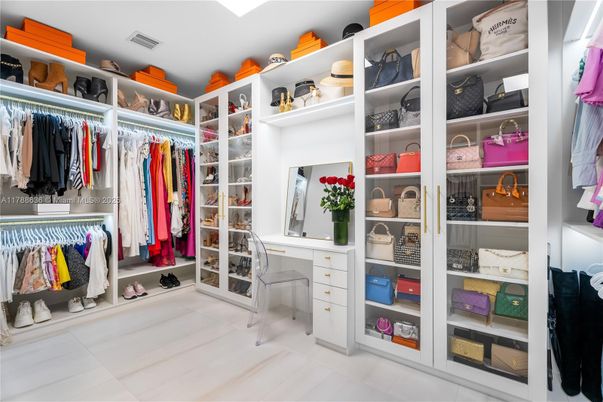 Interior, Walk-in Closets