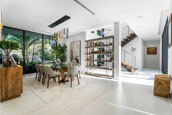 Dining room, Interior, Pendant Lights, Recessed Lighting