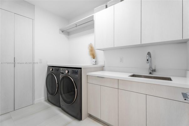 Interior, Washer