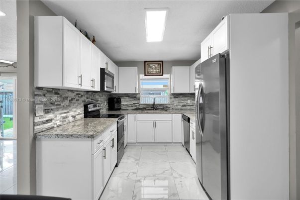Interior, Kitchen, Marble, Stainless Steel Appliances