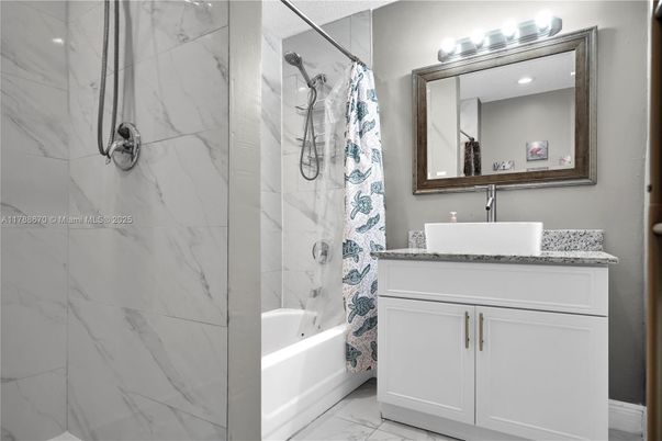 Bathroom, Interior, Marble, Marble Walls