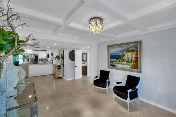 Chandelier, Interior, Kitchen, Recessed Lighting, Stainless Steel Appliances