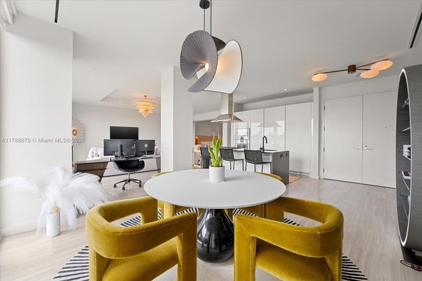 Dining room, Interior, Kitchen, Pendant Lights, Recessed Lighting, Wood Texture Flooring