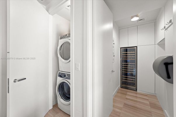 Interior, Utility Closets, Washer, Wood Texture Flooring