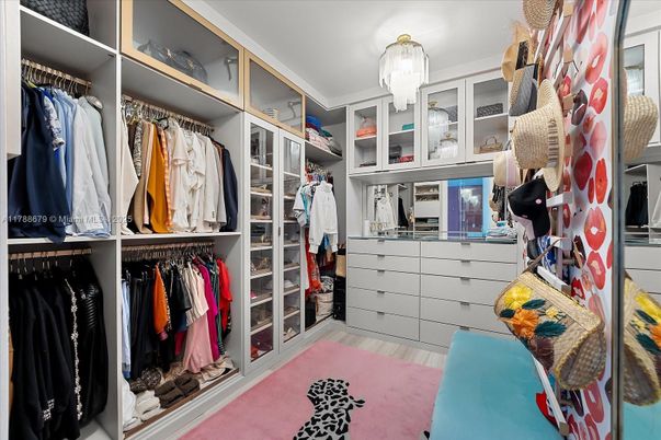 Chandelier, Interior, Walk-in Closets