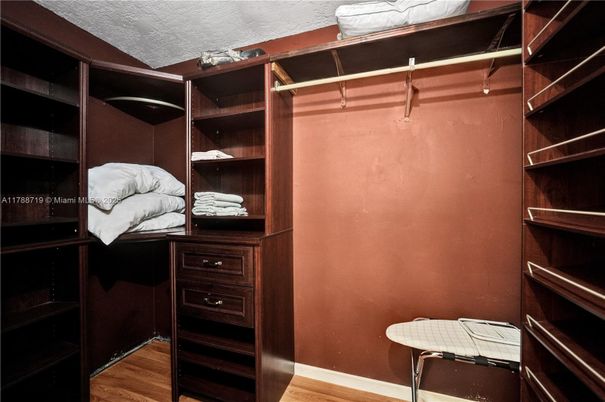 Interior, Walk-in Closets, Wood Texture Flooring