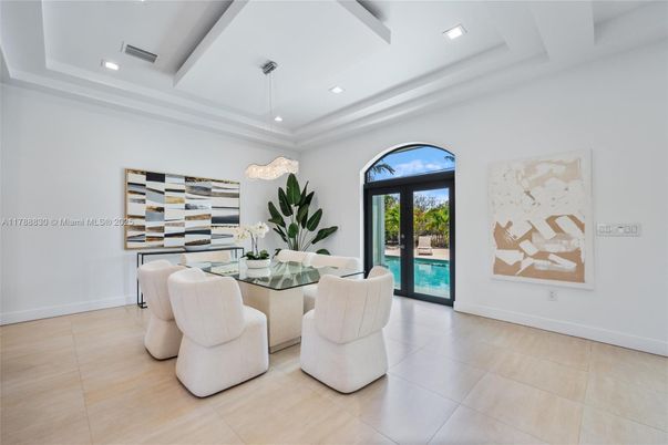 Dining room, Interior, Pendant Lights, Recessed Lighting