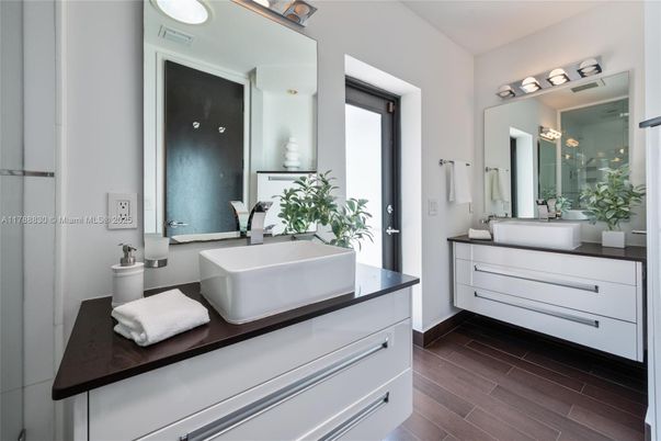 Bathroom, Dual Sink Vanities, Interior, Wood Texture Flooring