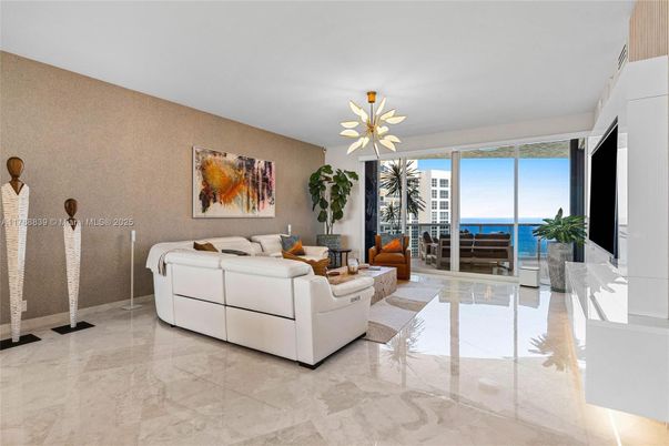 Interior, Living room, Water