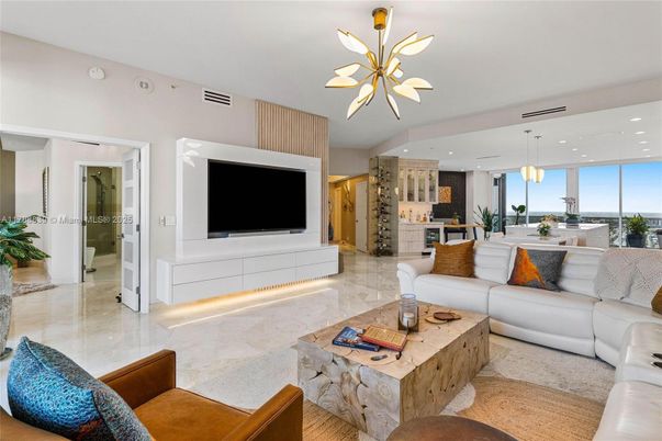 Dining room, Interior, Kitchen, Living room, Pendant Lights, Recessed Lighting