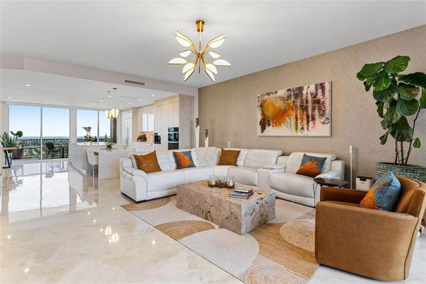 Dining room, Interior, Kitchen, Living room, Pendant Lights, Recessed Lighting, Stainless Steel Appliances