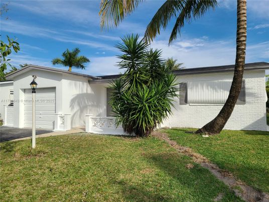 Backyard, Detached Garage, Exterior