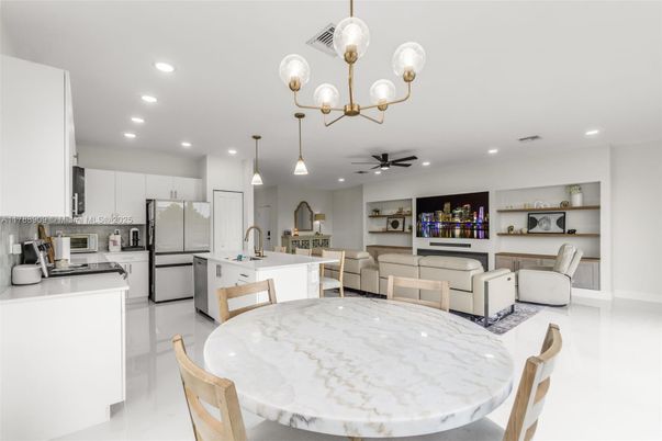 Dining room, Interior, Kitchen, Living room, Pendant Lights, Recessed Lighting, Stainless Steel Appliances