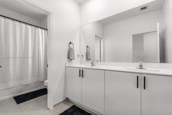 Bathroom, Dual Sink Vanities, Interior
