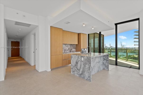 Interior, Kitchen, Recessed Lighting, Water