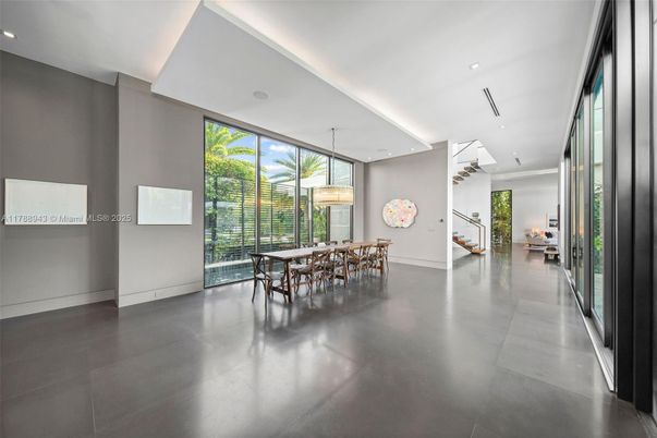 Dining room, Interior, Pendant Lights, Recessed Lighting