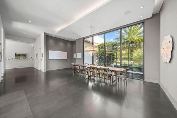 Dining room, Interior, Recessed Lighting