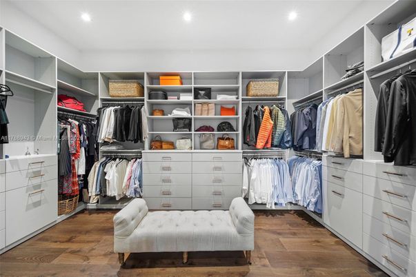 Interior, Recessed Lighting, Walk-in Closets, Wood Texture Flooring