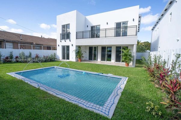 Backyard, Exterior, Pool