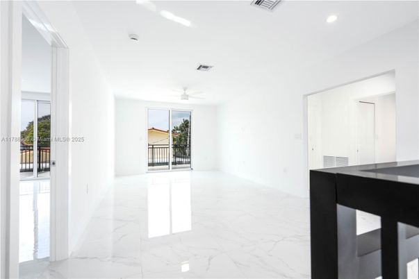 Empty room, Interior, Marble, Recessed Lighting