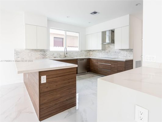 Interior, Kitchen, Marble, Recessed Lighting