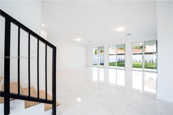 Empty room, Interior, Marble, Recessed Lighting