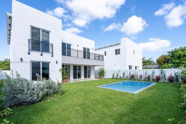 Backyard, Exterior, Pool