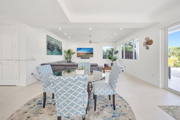 Dining room, Interior, Living room, Recessed Lighting