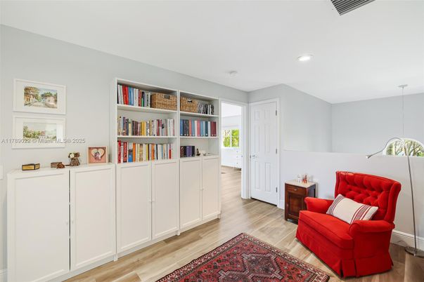 Interior, Pendant Lights, Recessed Lighting, Wood Texture Flooring