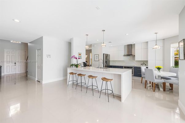 Dining room, Interior, Kitchen, Pendant Lights, Recessed Lighting, Stainless Steel Appliances