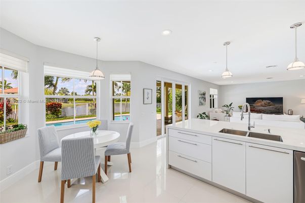 Dining room, Interior, Kitchen, Pendant Lights, Recessed Lighting