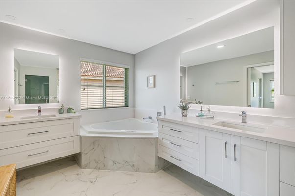Bathroom, Dual Sink Vanities, Interior, Marble, Recessed Lighting