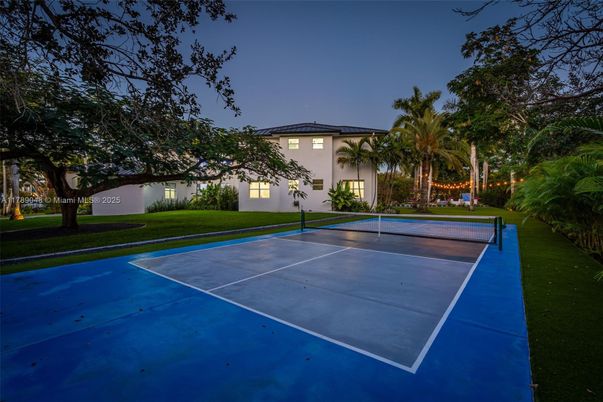 Exterior, Tennis Courts