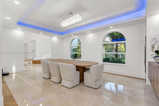Chandelier, Dining room, Interior, Recessed Lighting
