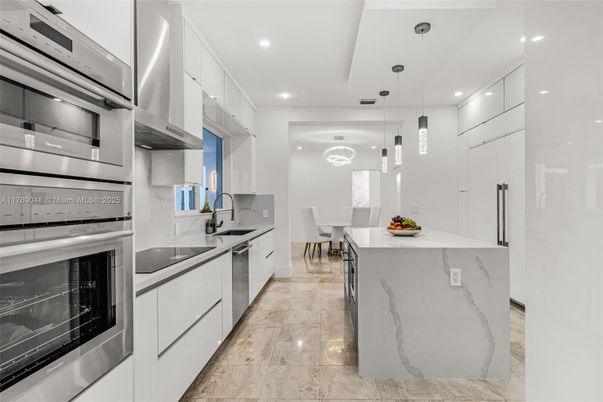 Dining room, Interior, Kitchen, Marble, Pendant Lights, Recessed Lighting, Stainless Steel Appliances