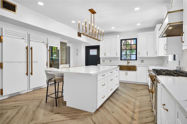 Interior, Kitchen, Pendant Lights, Recessed Lighting, Wood Texture Flooring