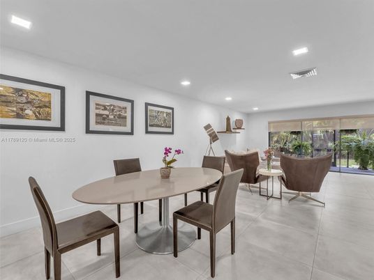 Dining room, Interior, Living room, Piano, Recessed Lighting