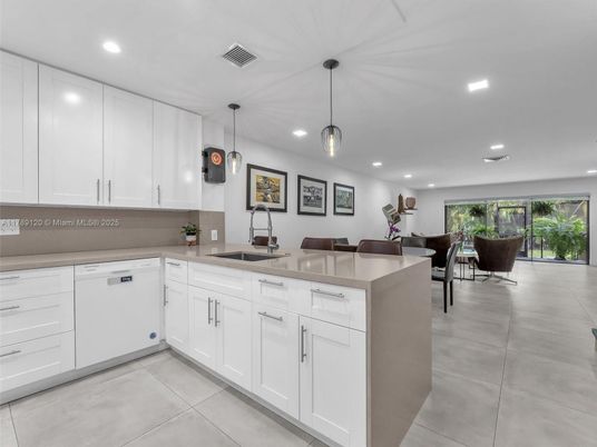 Dining room, Interior, Kitchen, Pendant Lights, Recessed Lighting