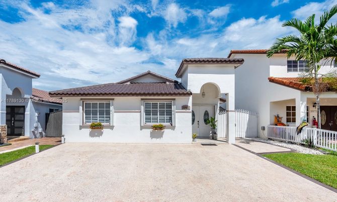 Exterior, Facade, Spanish Mediterranean