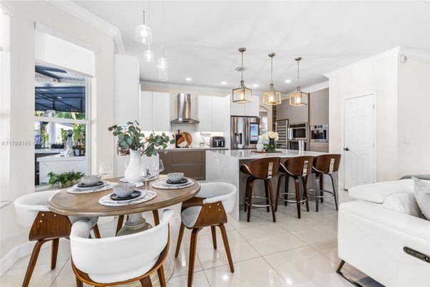 Dining room, Interior, Kitchen, Pendant Lights, Recessed Lighting, Stainless Steel Appliances