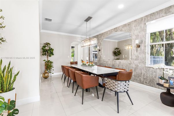 Dining room, Interior, Pendant Lights, Recessed Lighting