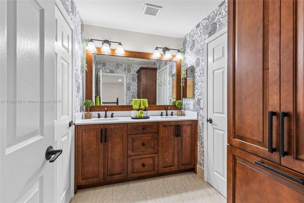 Bathroom, Dual Sink Vanities, Interior