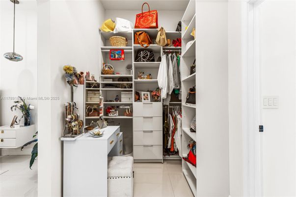 Interior, Walk-in Closets