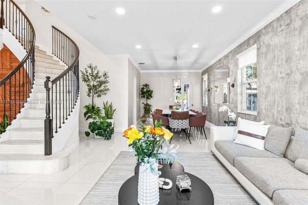 Dining room, Interior, Living room, Pendant Lights, Recessed Lighting
