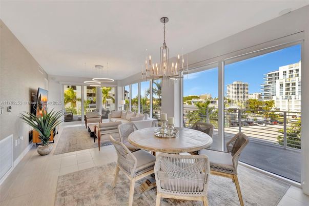 Dining room, Interior, Living room, Pendant Lights