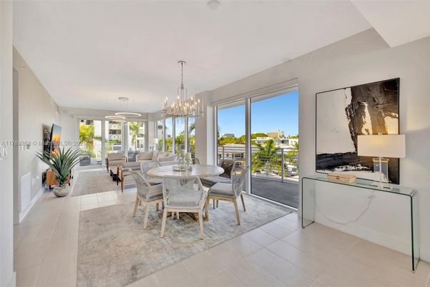 Dining room, Interior, Living room, Pendant Lights