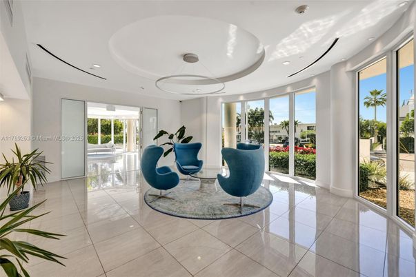 Interior, Living room, Pendant Lights, Recessed Lighting