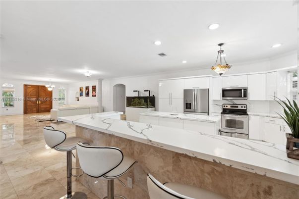Interior, Kitchen, Pendant Lights, Recessed Lighting, Stainless Steel Appliances